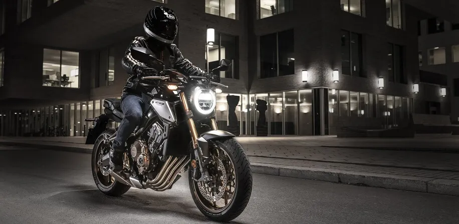 2021 CB650R захватывает с первого взгляда