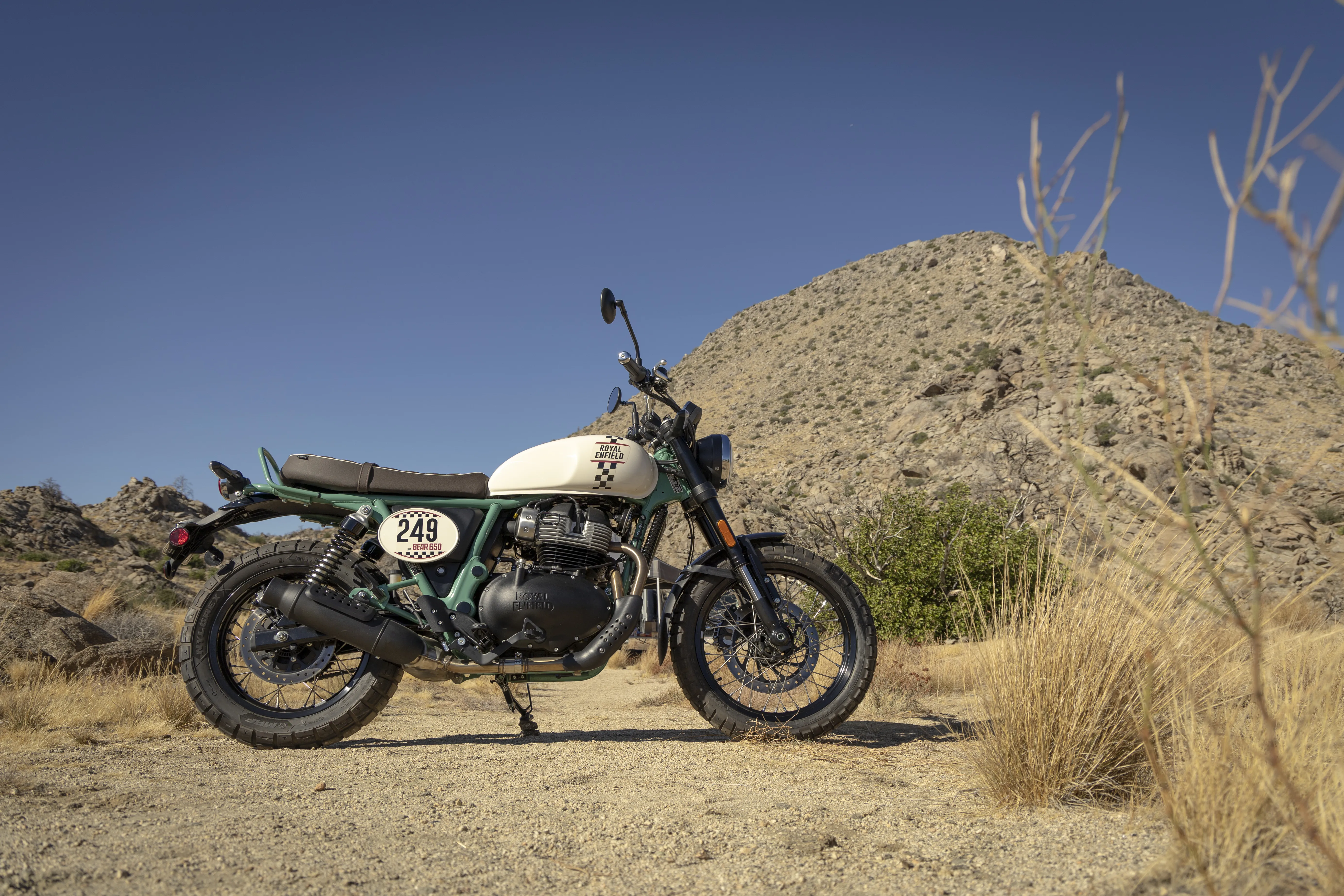 Компания Royal Enfield представила две новые модели: Classic 650 и Bear 650!