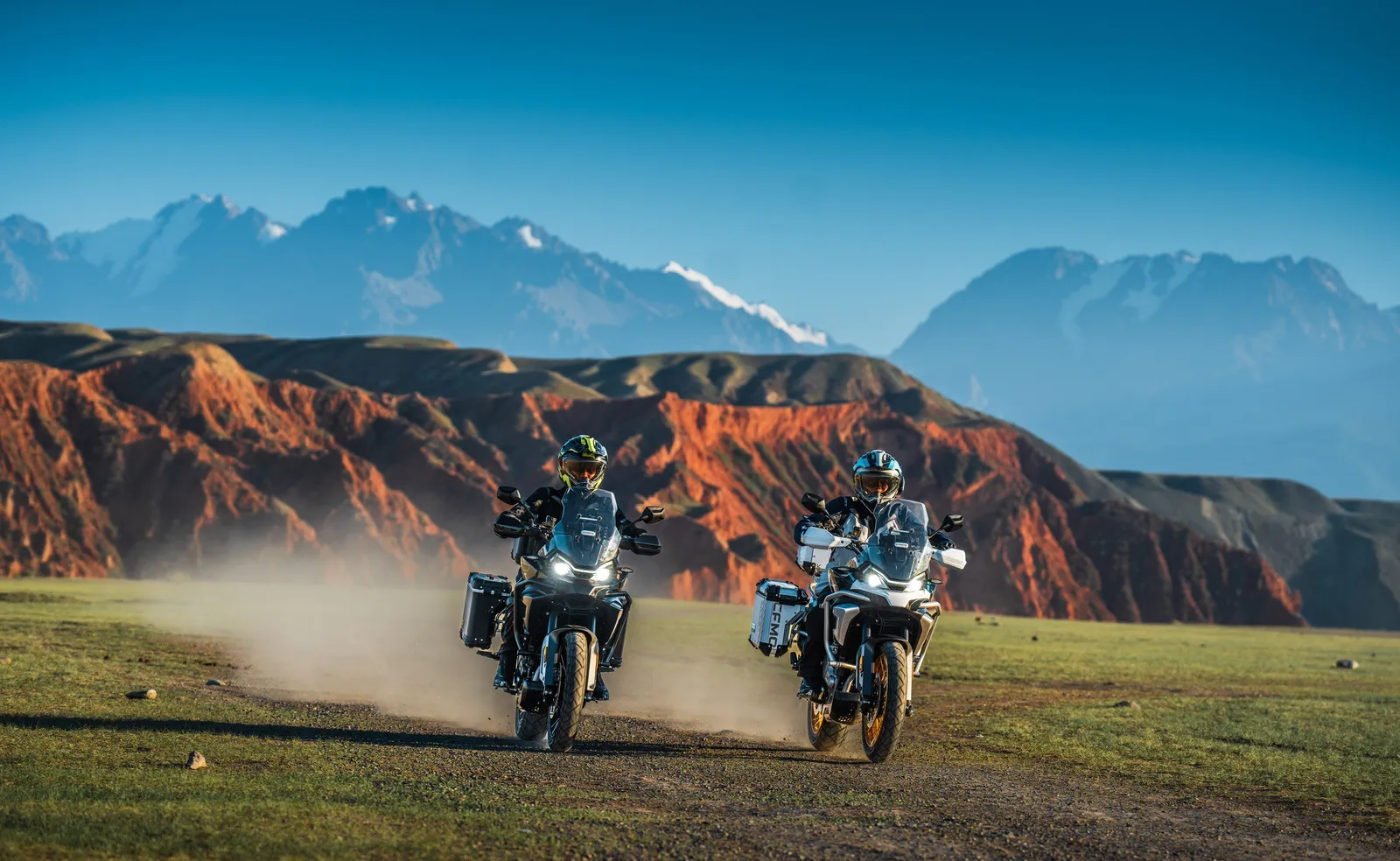 Представляем новинку CFMOTO 700MT Advanced!