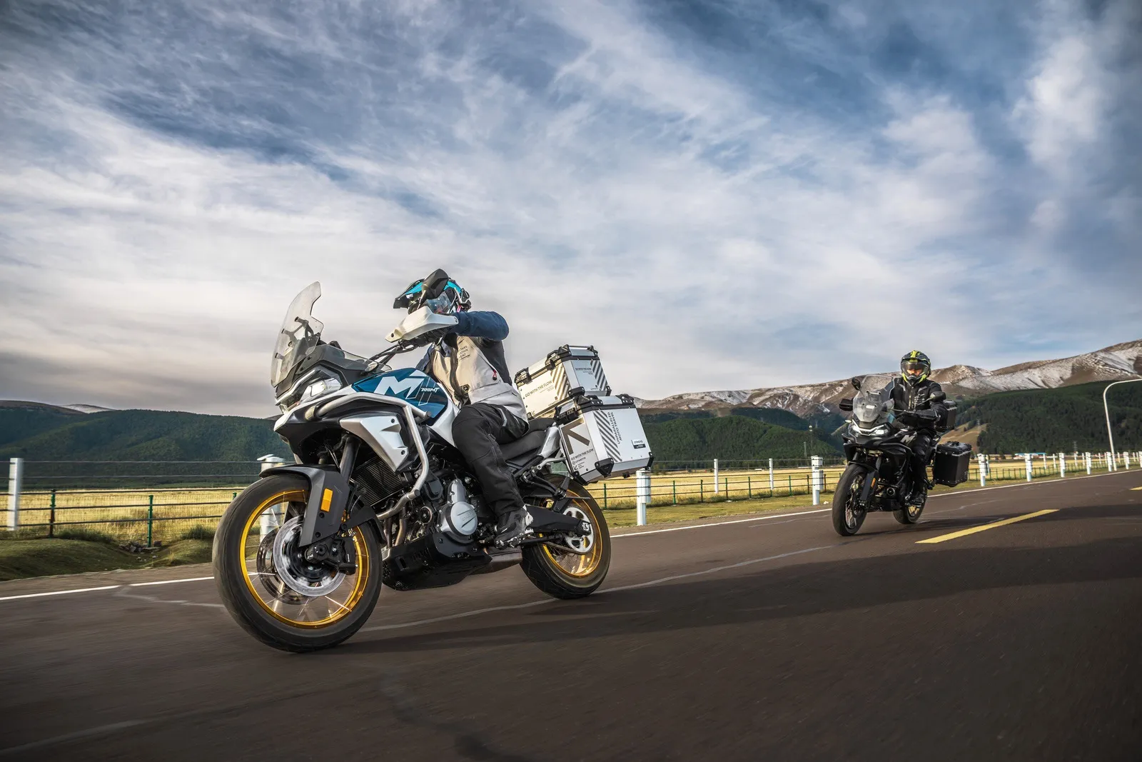 Представляем новинку CFMOTO 700MT Advanced!